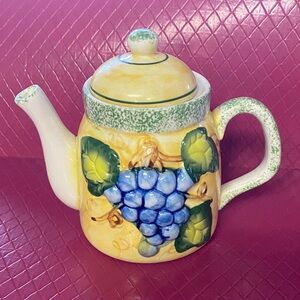 Vintage ceramic/porcelain teapot.